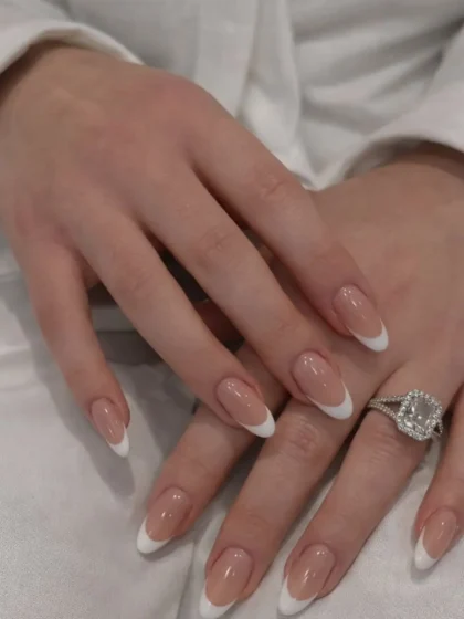 Ongles French Nude – Faux Ongles Élégants & Naturels